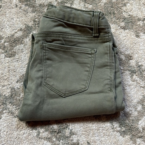 Girl’s Gap super skinny green jeans - Picture 2 of 3
